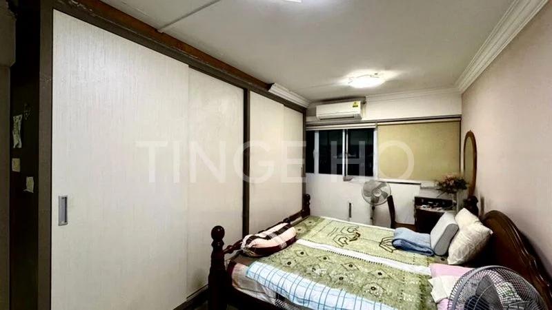 5 Room (5I) HDB for Sale in  716 Ang Mo Kio Avenue 6 - Image 2